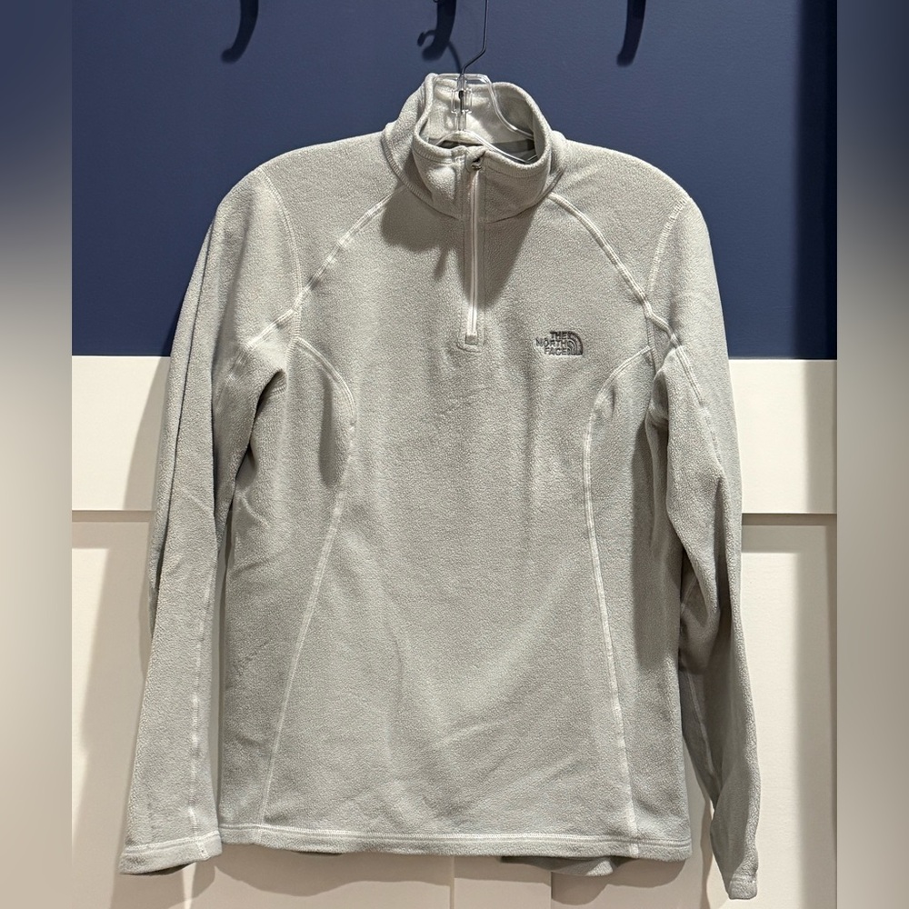 The North Face Light Gray Women's lightweight pullover Size M